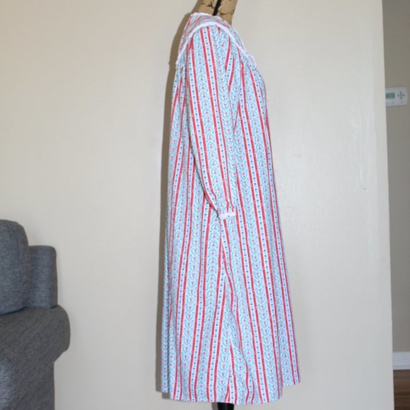 Lanz of Salzburg Red Tyrolean Hearts Flowers Flannel Nightgown Women's Small - Picture 4 of 9